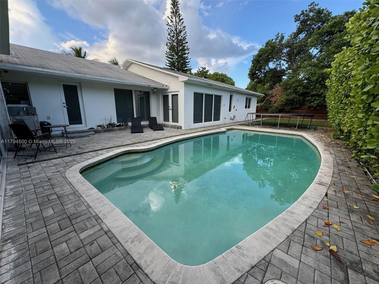 1846 NE 211th Ln, Miami, FL 33179 Photo