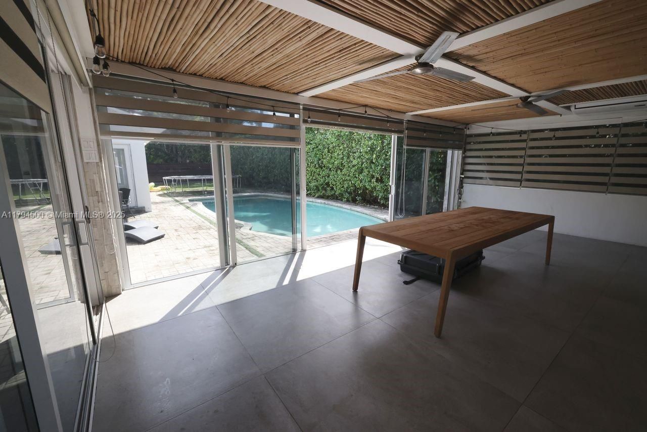 1846 NE 211th Ln, Miami, FL 33179 Photo