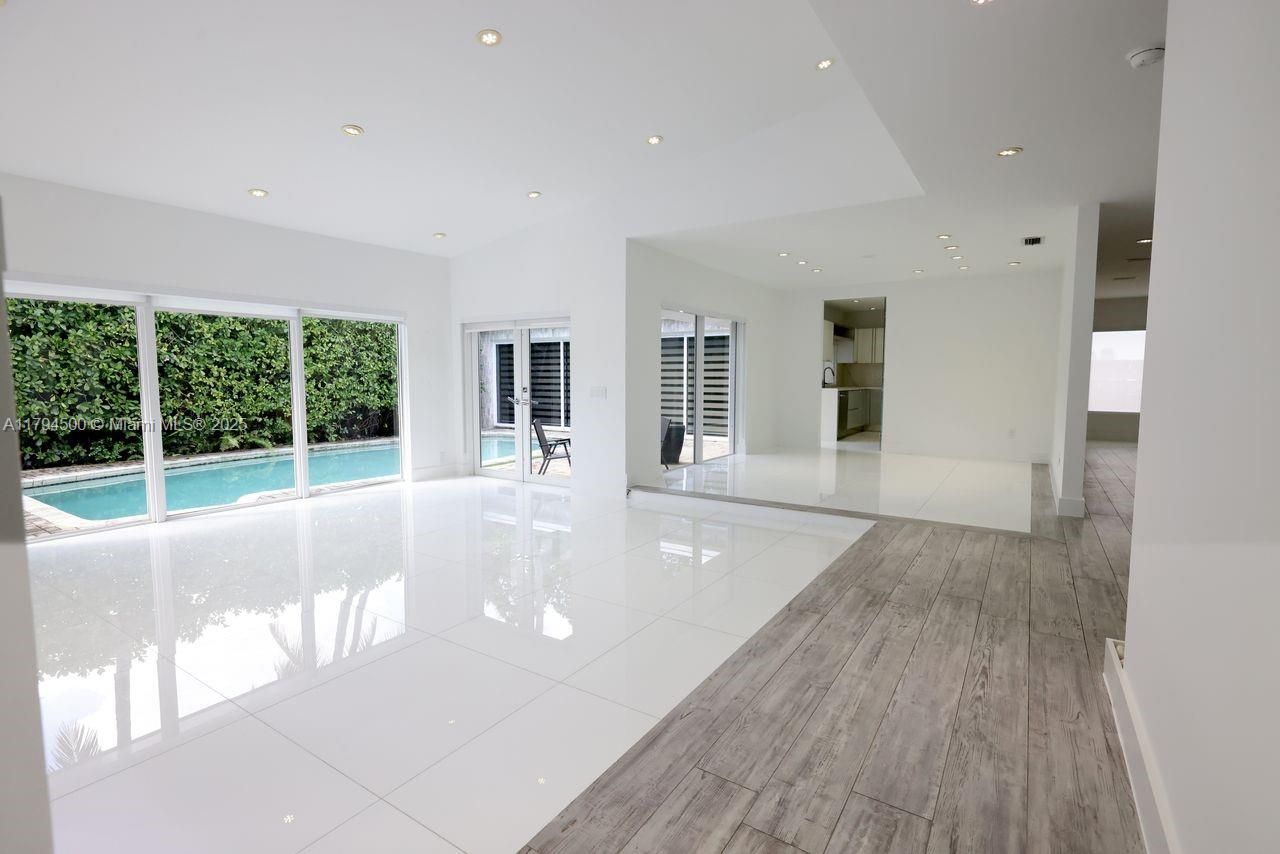 1846 NE 211th Ln, Miami, FL 33179 Photo