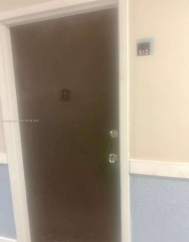 488 NW 165th St Rd, Unit B-512, Miami, FL 33169 Photo