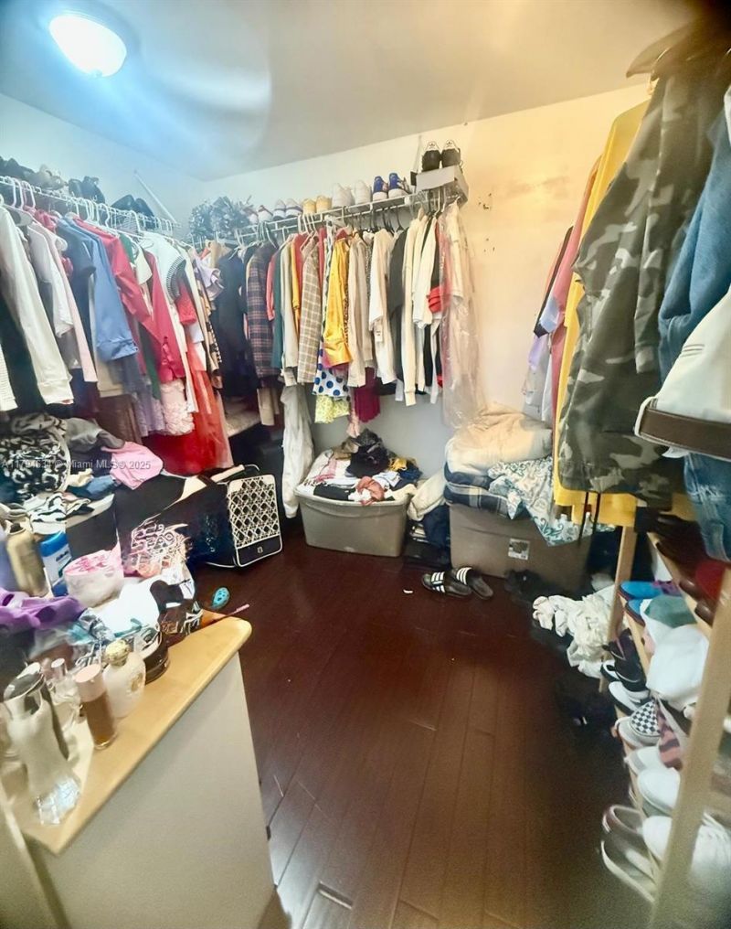 488 NW 165th St Rd, Unit B-512, Miami, FL 33169 Photo