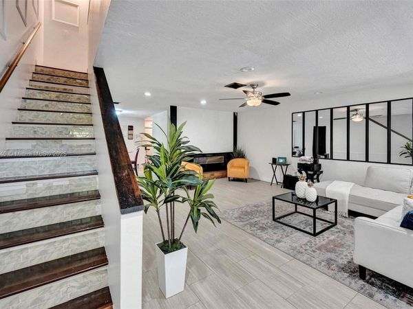 800 NW 47th St, Deerfield Beach, FL 33064