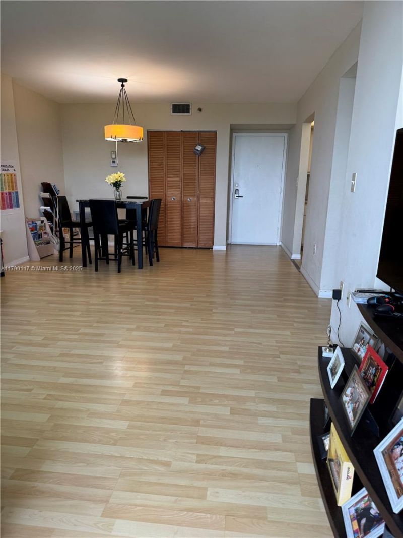 919 Hillcrest Dr, Unit 504, Hollywood, FL 33021 Photo