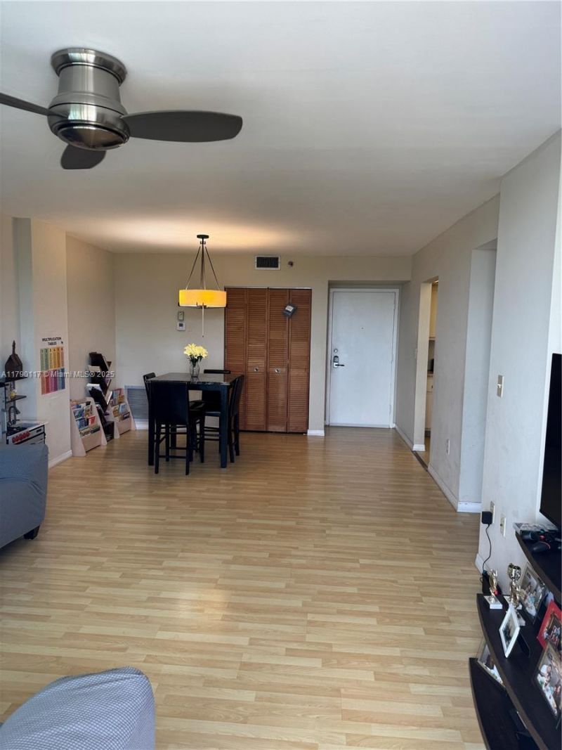 919 Hillcrest Dr, Unit 504, Hollywood, FL 33021 Photo