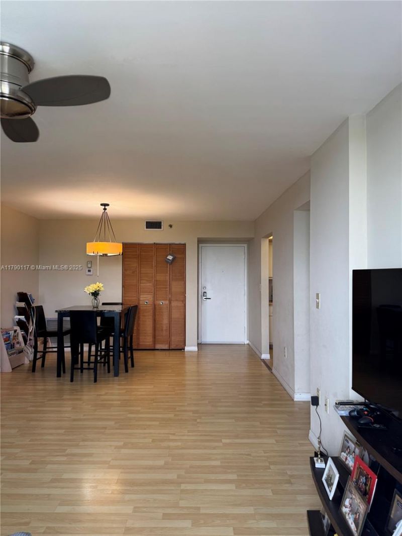 919 Hillcrest Dr, Unit 504, Hollywood, FL 33021 Photo