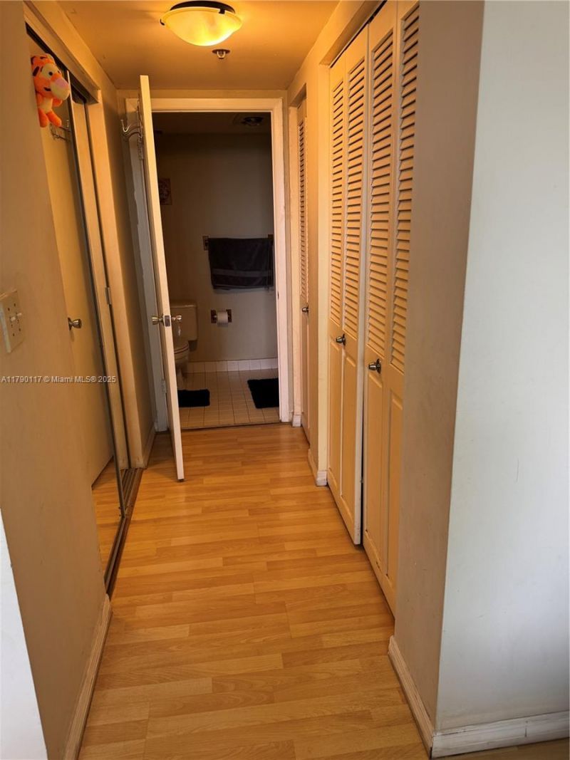 919 Hillcrest Dr, Unit 504, Hollywood, FL 33021 Photo