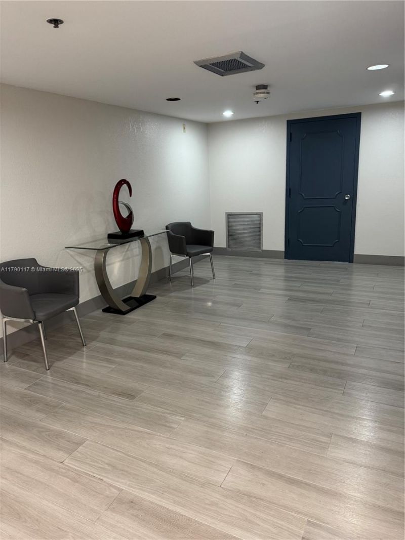 919 Hillcrest Dr, Unit 504, Hollywood, FL 33021 Photo