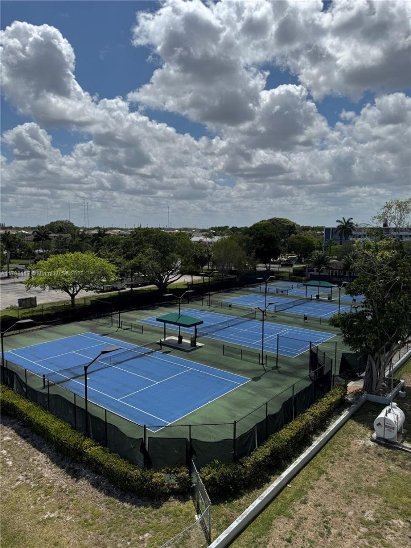 919 Hillcrest Dr, Unit 504, Hollywood, FL 33021 Photo