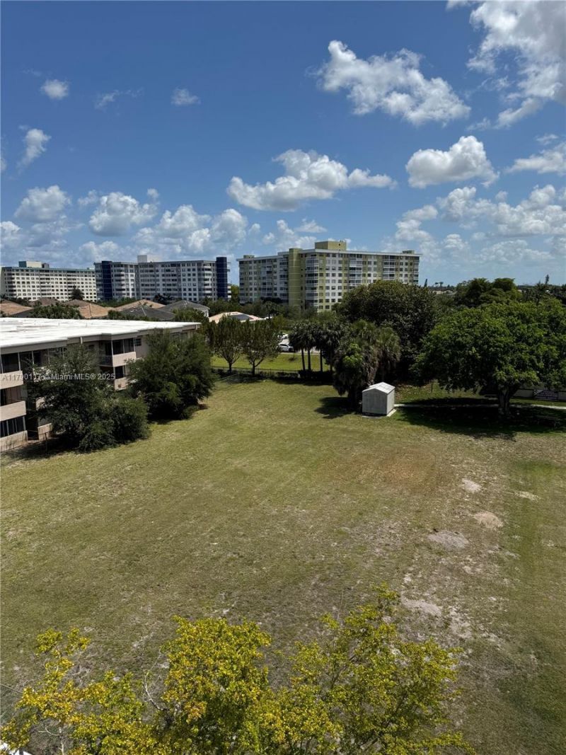 919 Hillcrest Dr, Unit 504, Hollywood, FL 33021 Photo