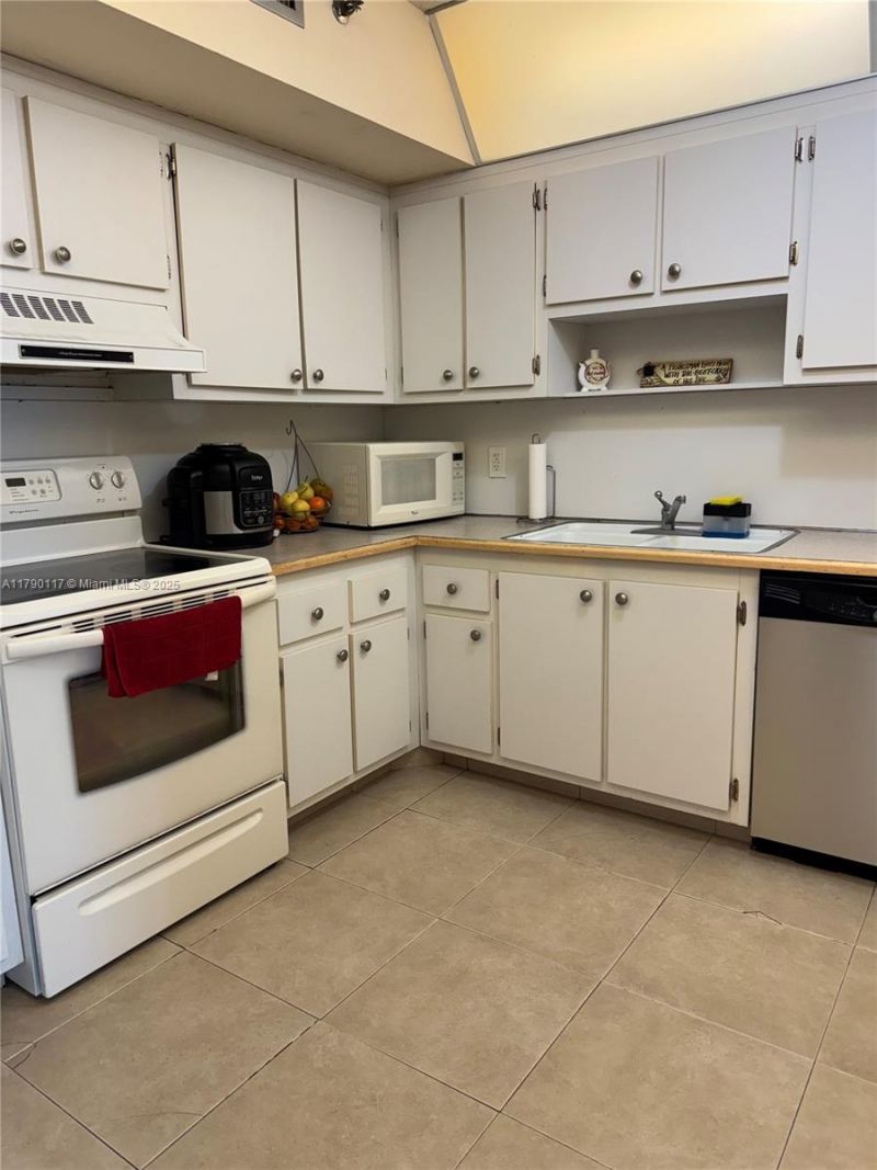 919 Hillcrest Dr, Unit 504, Hollywood, FL 33021 Photo