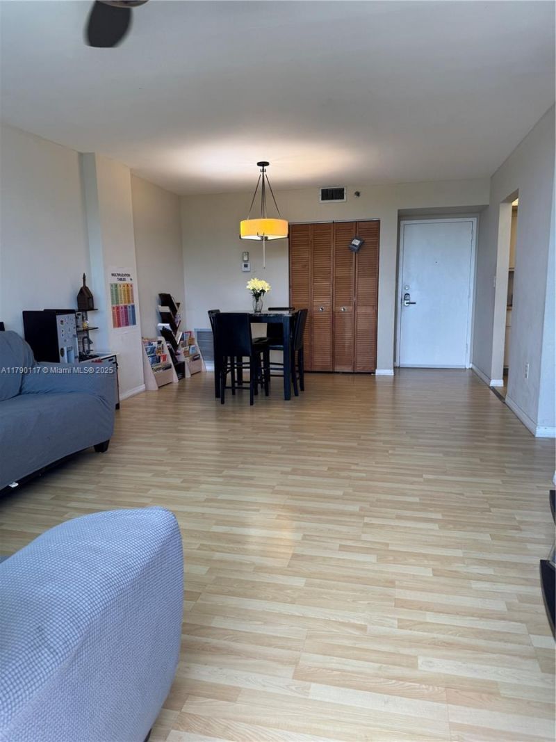 919 Hillcrest Dr, Unit 504, Hollywood, FL 33021 Photo