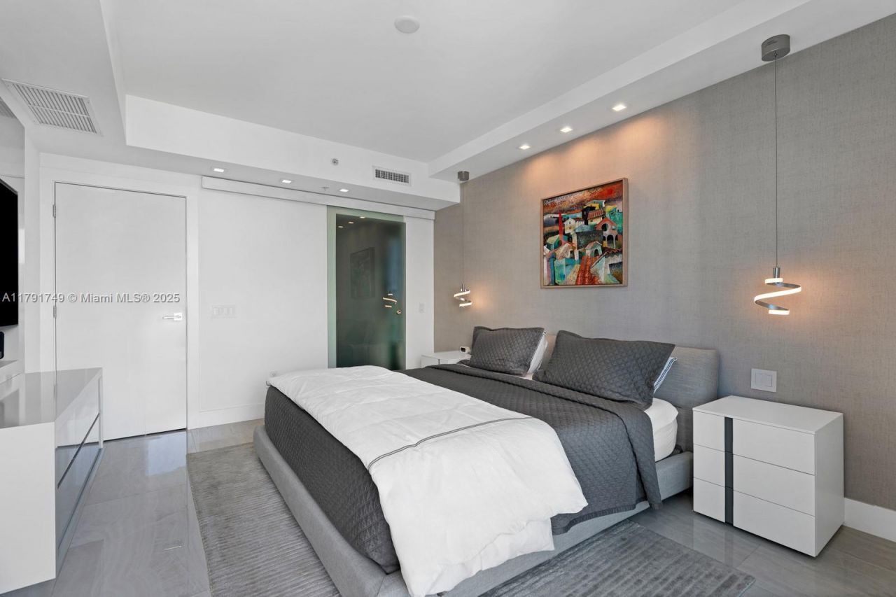 3801 Collins Ave, Unit 703, Miami Beach, FL 33140 Photo