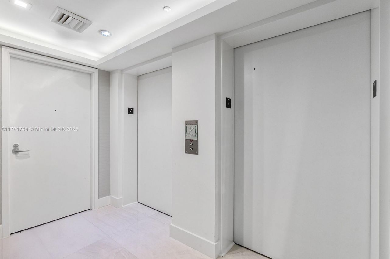 3801 Collins Ave, Unit 703, Miami Beach, FL 33140 Photo