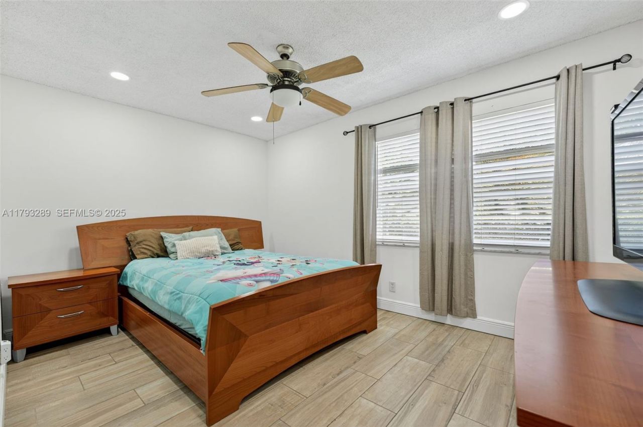 8588 NW 27th Dr, Coral Springs, FL 33065 Photo