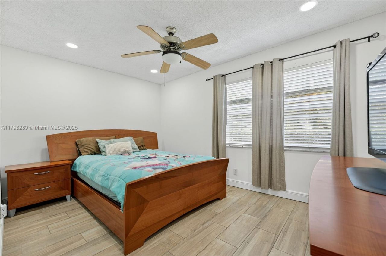 8588 NW 27th Dr, Coral Springs, FL 33065 Photo