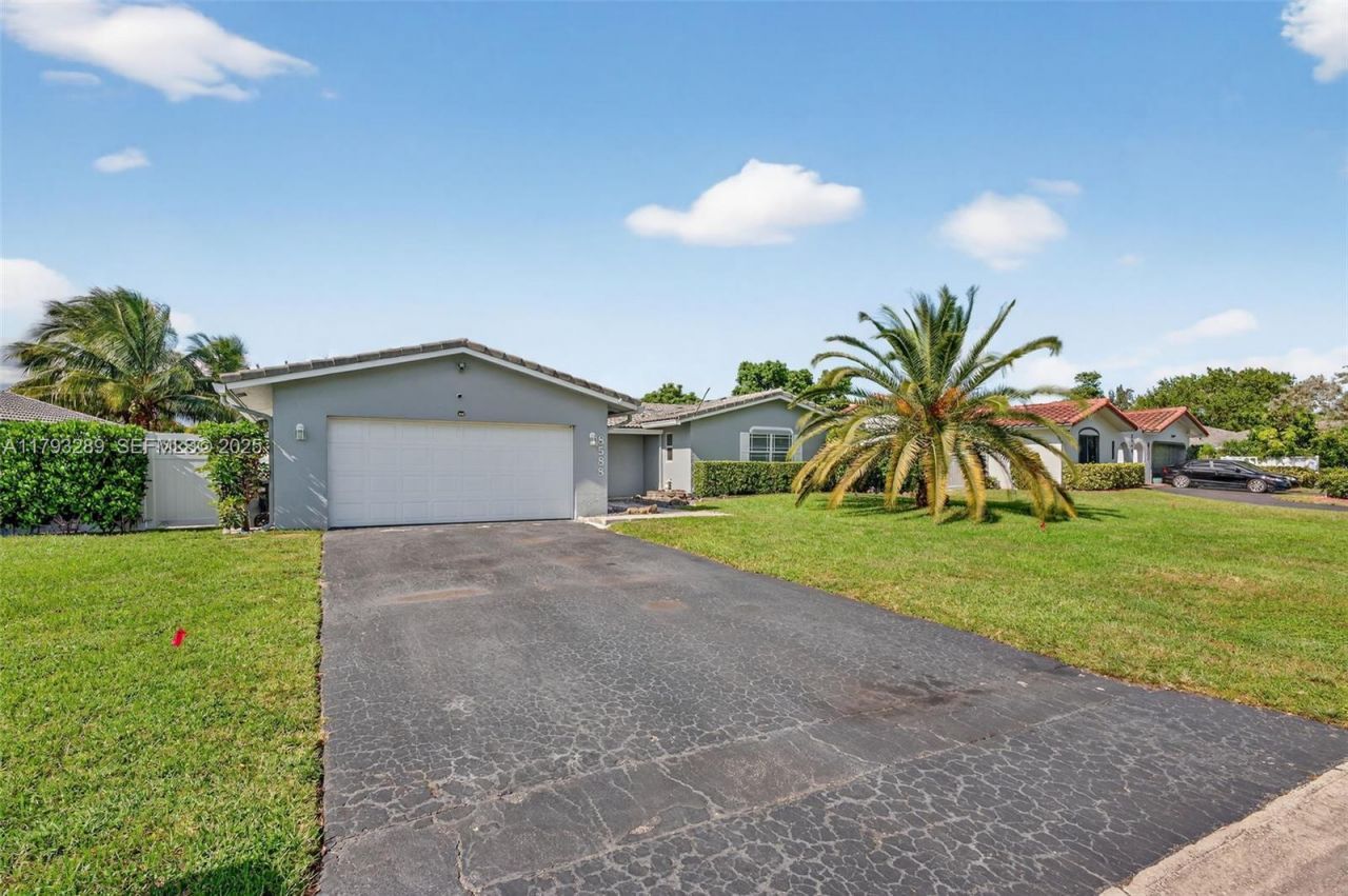 8588 NW 27th Dr, Coral Springs, FL 33065 Photo