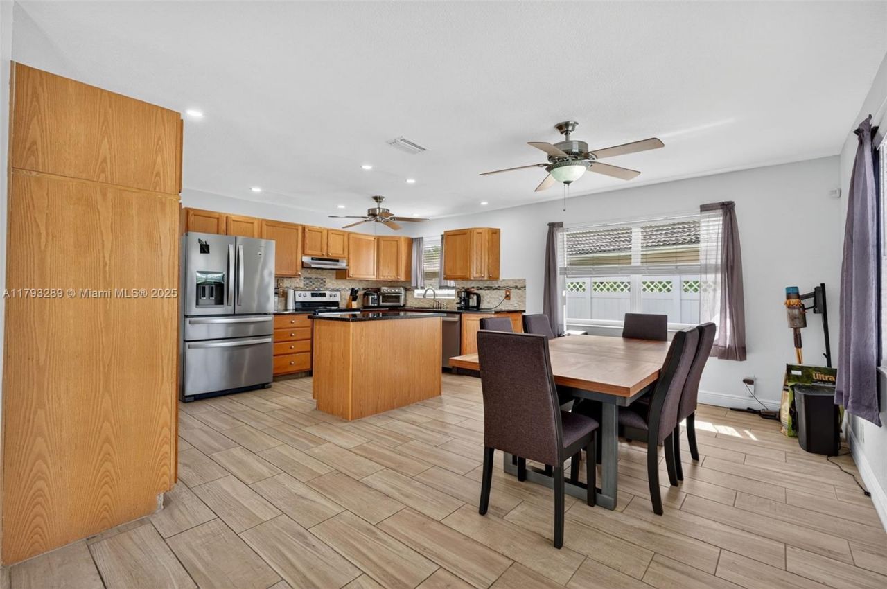 8588 NW 27th Dr, Coral Springs, FL 33065 Photo