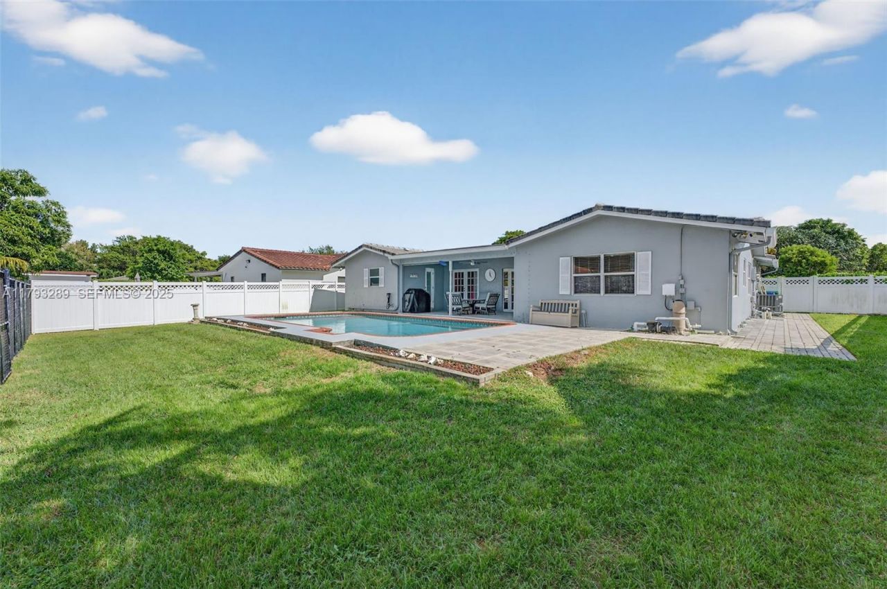 8588 NW 27th Dr, Coral Springs, FL 33065 Photo