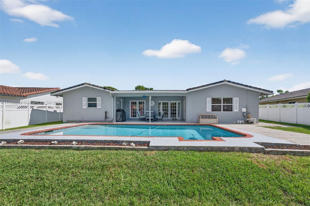 8588 NW 27th Dr, Coral Springs, FL 33065 Photo