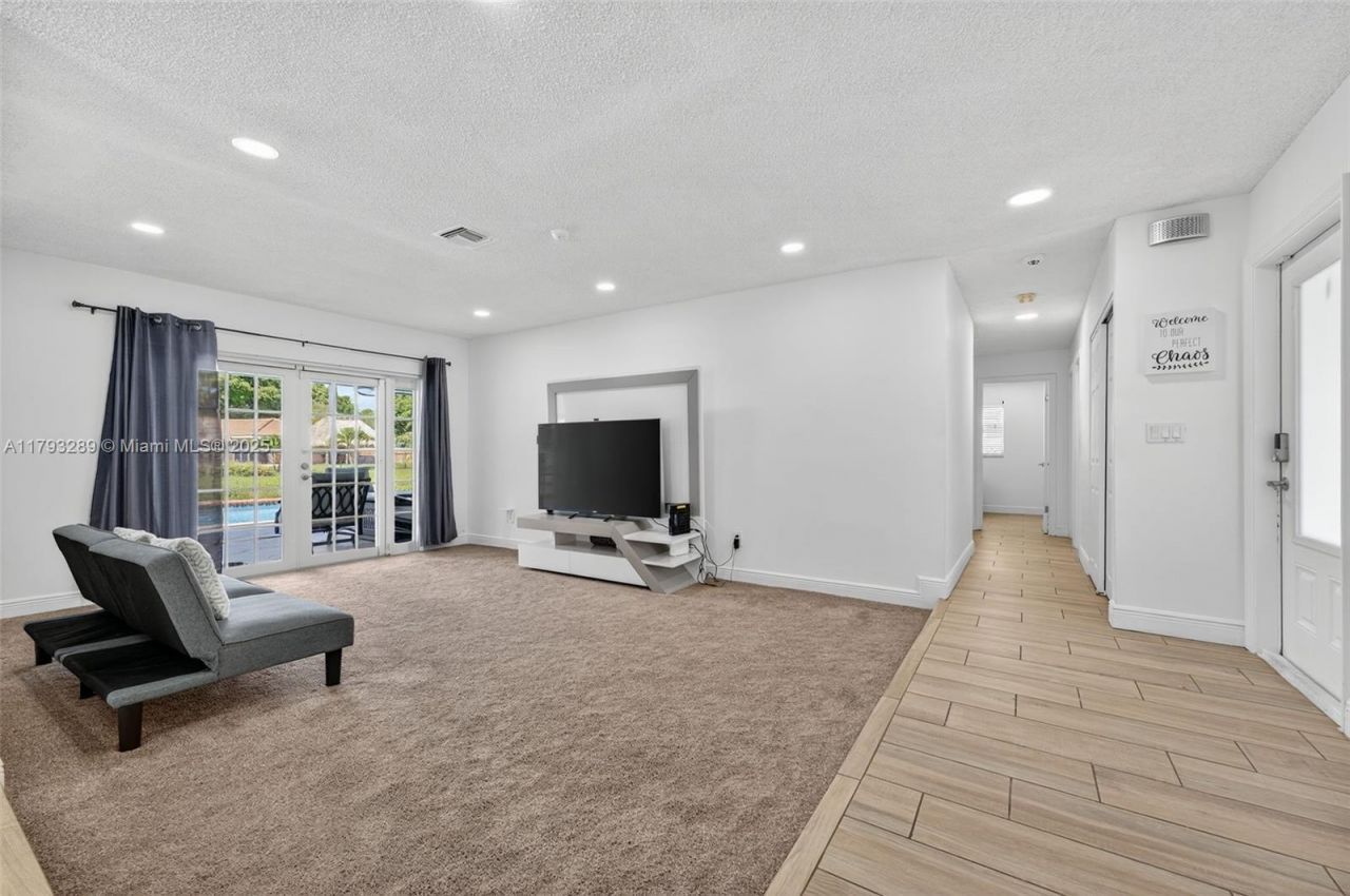 8588 NW 27th Dr, Coral Springs, FL 33065 Photo