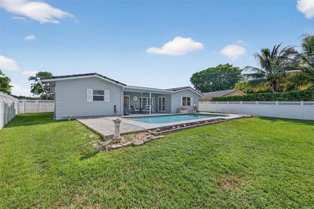 8588 NW 27th Dr, Coral Springs, FL 33065 Photo