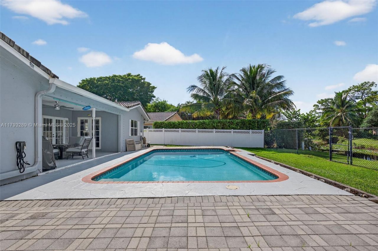 8588 NW 27th Dr, Coral Springs, FL 33065 Photo