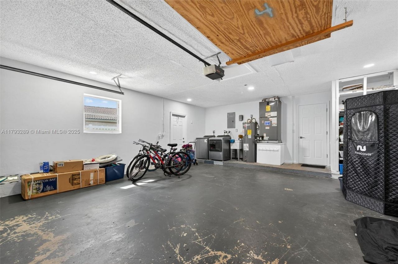 8588 NW 27th Dr, Coral Springs, FL 33065 Photo