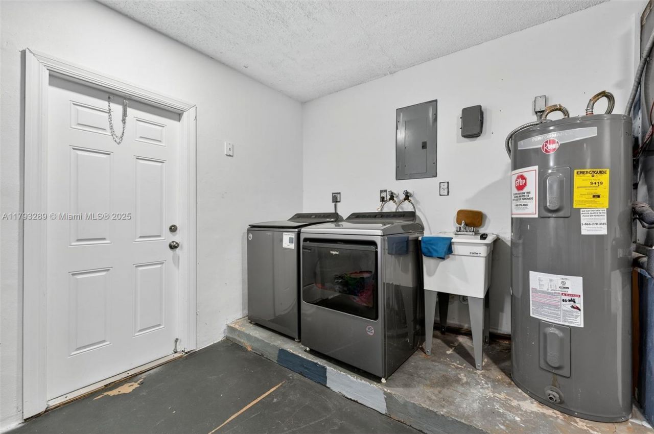 8588 NW 27th Dr, Coral Springs, FL 33065 Photo