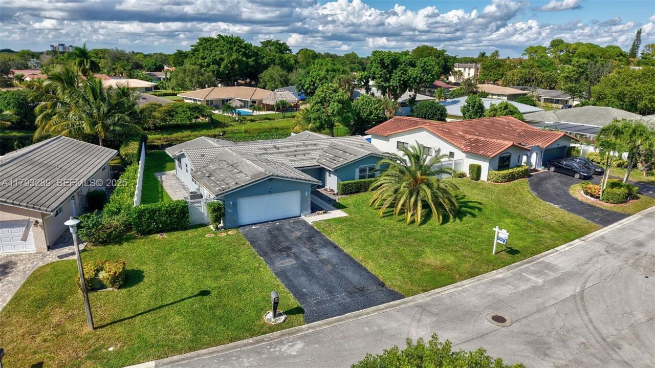 8588 NW 27th Dr, Coral Springs, FL 33065 Photo
