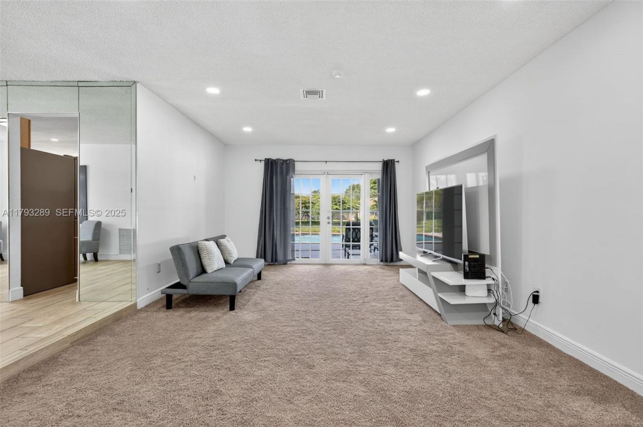 8588 NW 27th Dr, Coral Springs, FL 33065 Photo