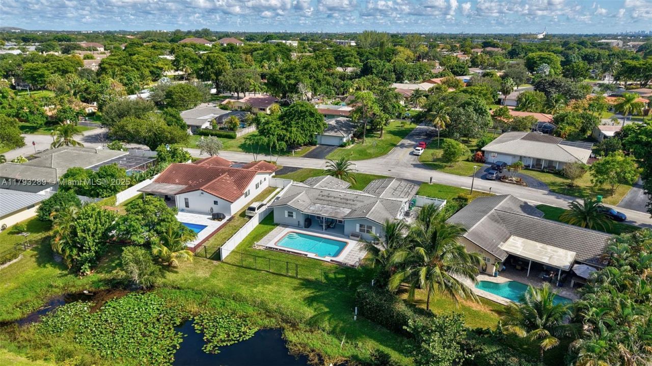 8588 NW 27th Dr, Coral Springs, FL 33065 Photo