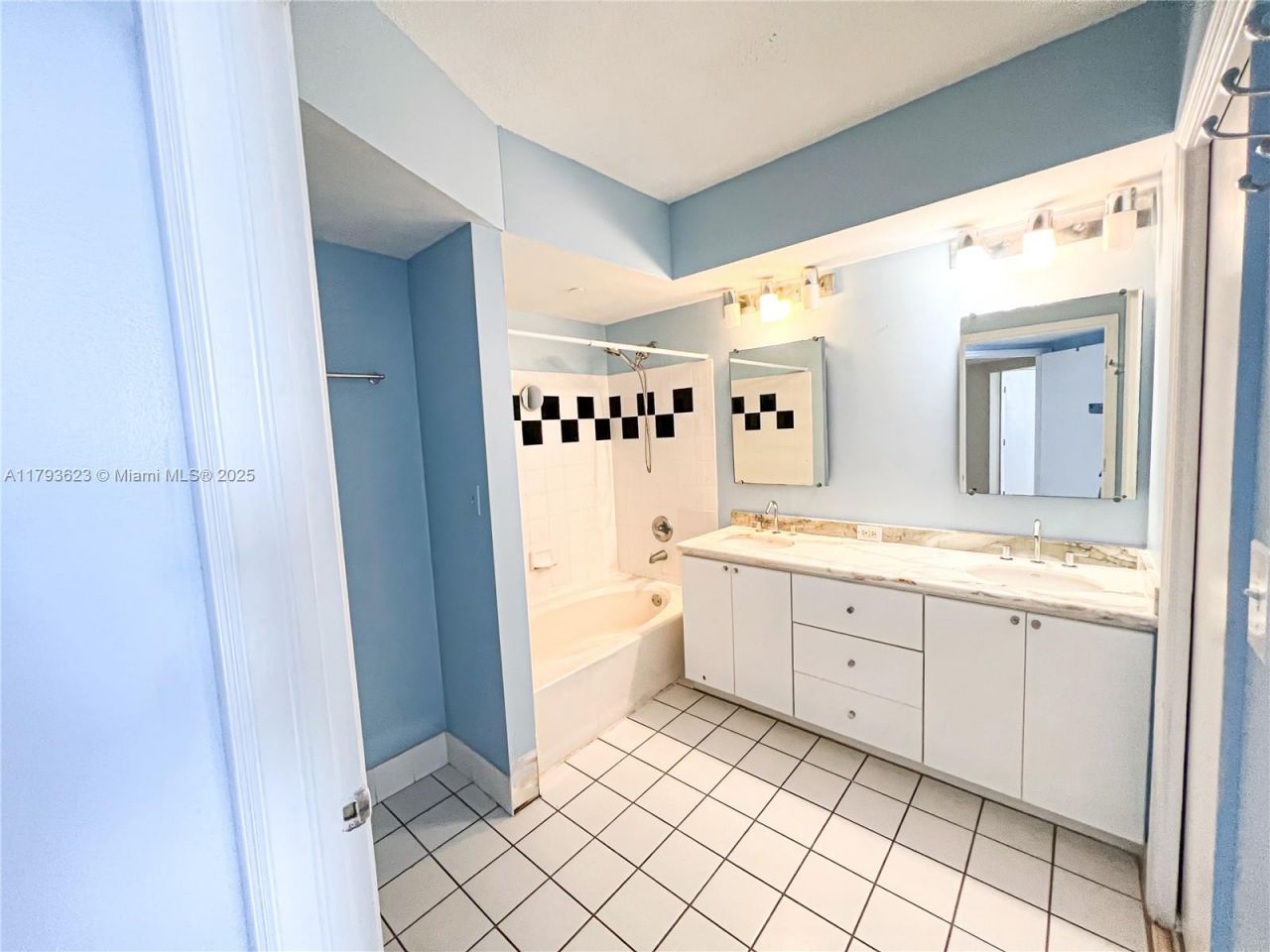 1330 West Ave, Unit 1013, Miami Beach, FL 33139 Photo