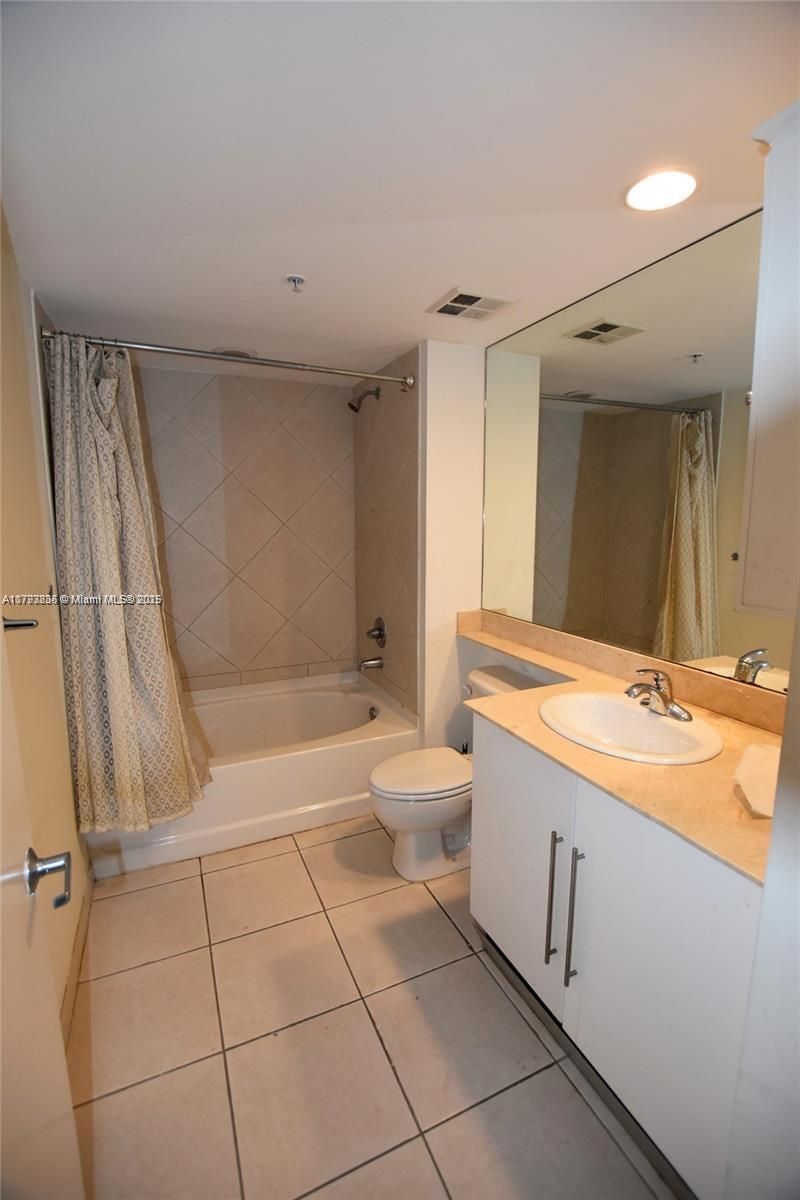 325 S Biscayne Blvd, Unit 3822, Miami, FL 33131 Photo