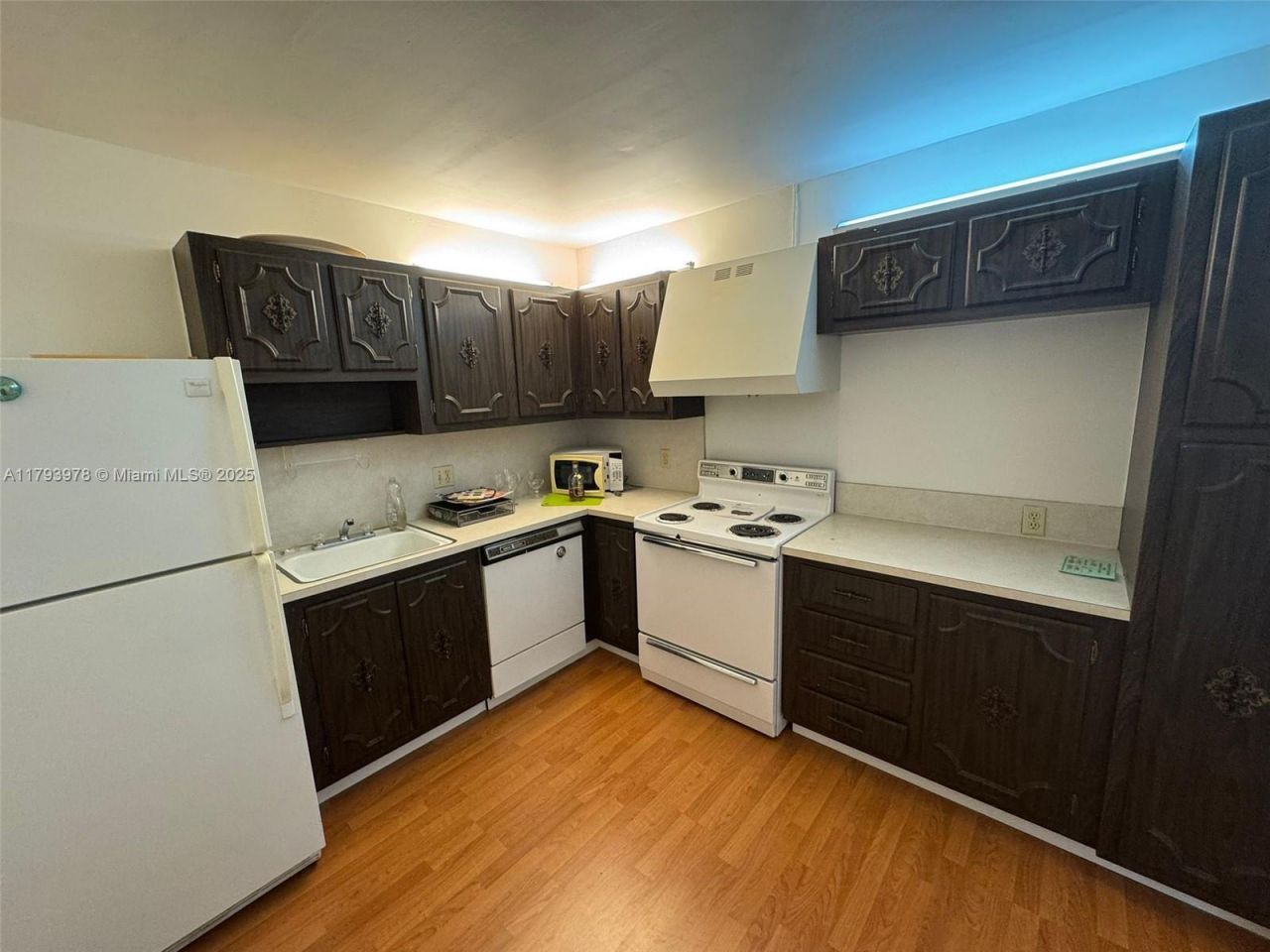 2851 NE 183rd St, Unit 1408E, Aventura, FL 33160 Photo