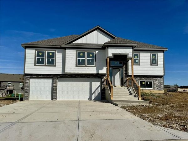15610 Sheridan Court, Basehor, KS 66007