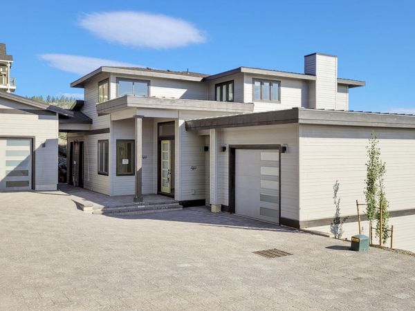 2580 NW Awbrey Point Cir, Unit 1&2, Bend, OR 97703