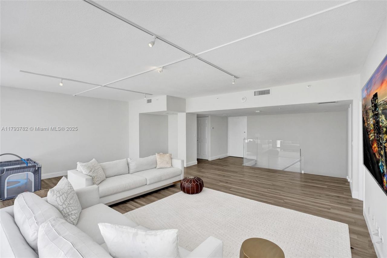 20355 NE 34th Ct, Unit 2725, Aventura, FL 33180 Photo