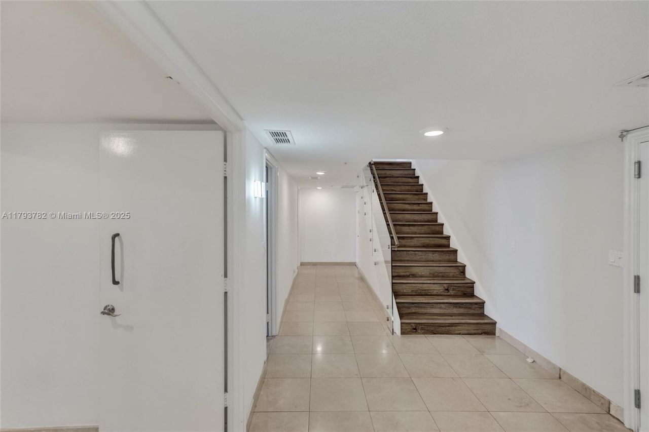 20355 NE 34th Ct, Unit 2725, Aventura, FL 33180 Photo