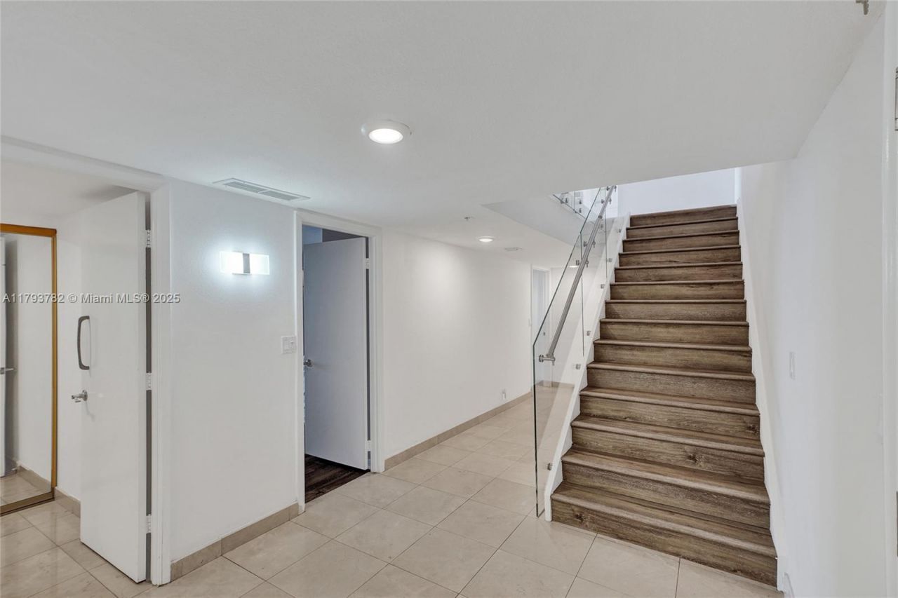 20355 NE 34th Ct, Unit 2725, Aventura, FL 33180 Photo