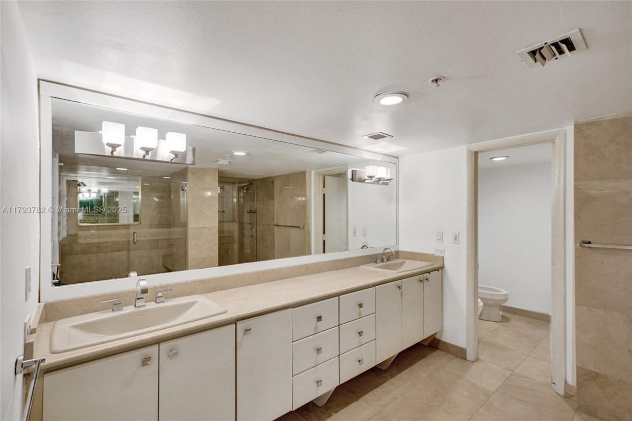 20355 NE 34th Ct, Unit 2725, Aventura, FL 33180 Photo