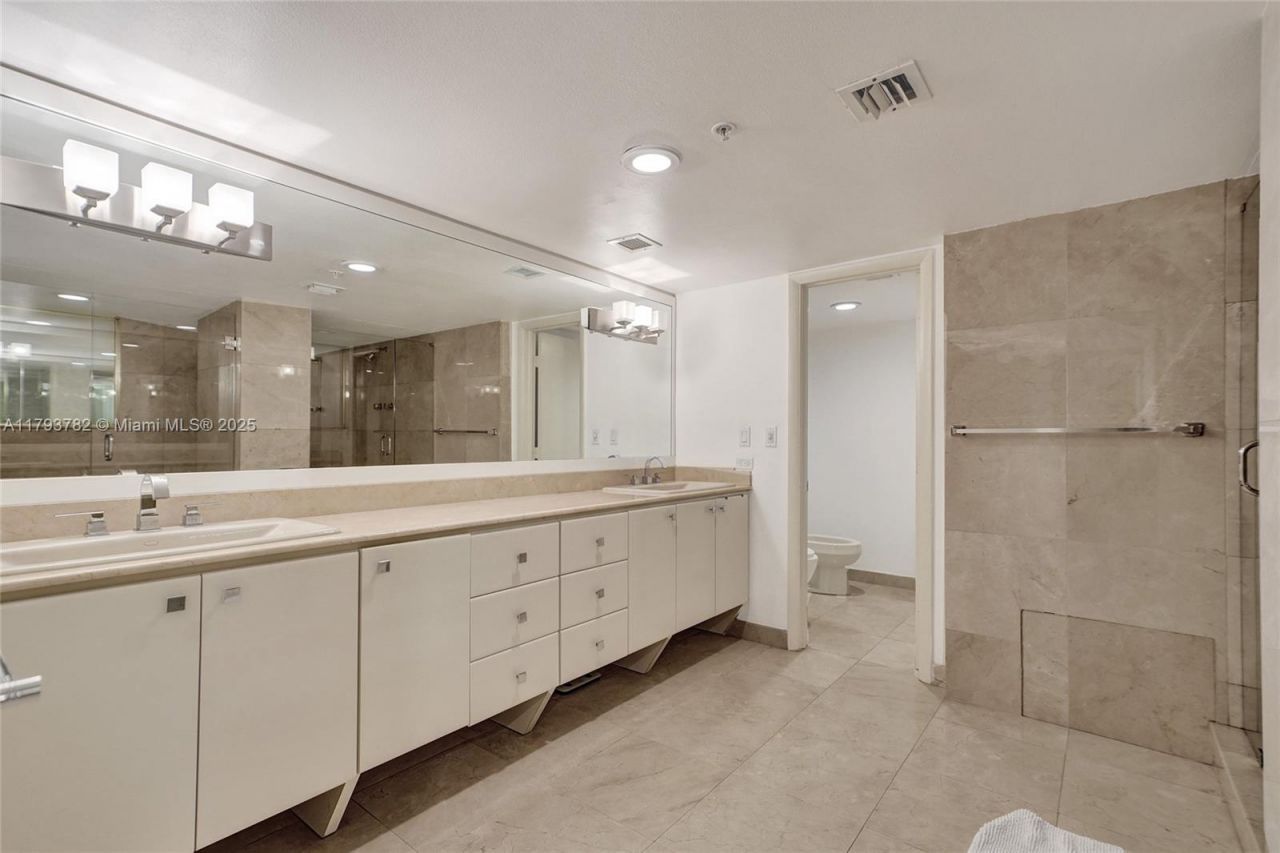 20355 NE 34th Ct, Unit 2725, Aventura, FL 33180 Photo