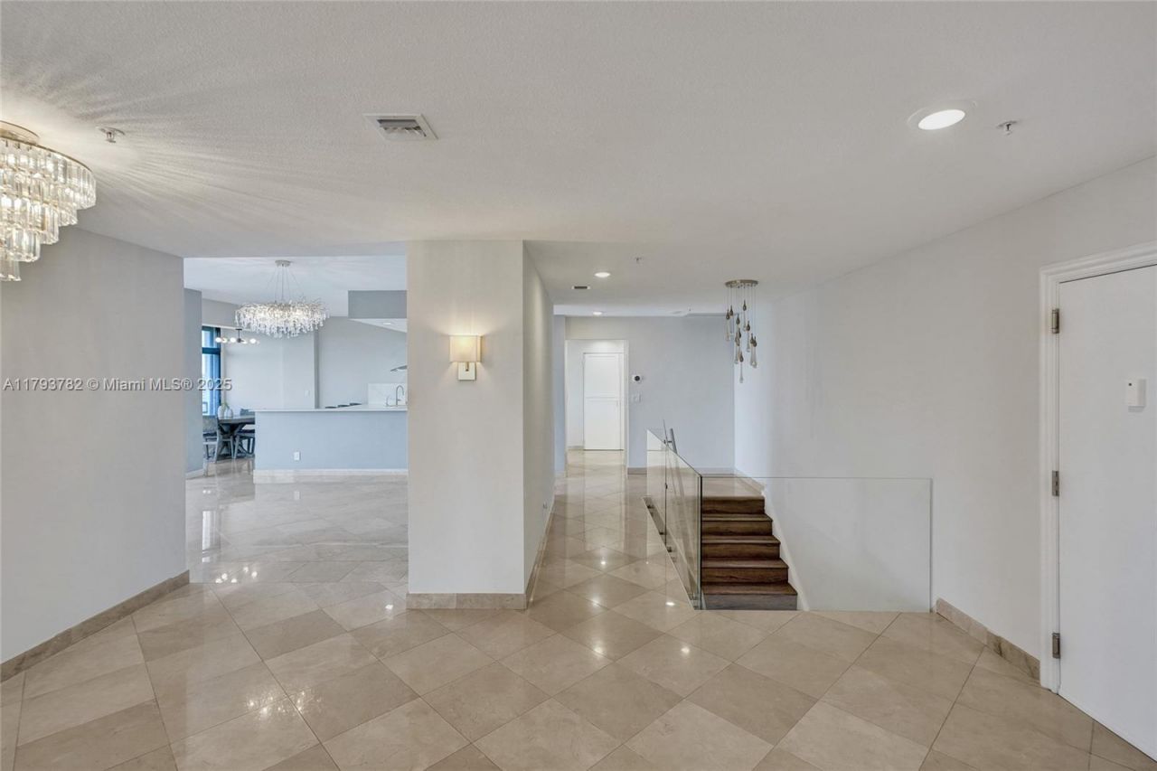 20355 NE 34th Ct, Unit 2725, Aventura, FL 33180 Photo