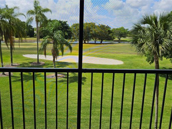 16300 Golf Club Rd, Unit 315, Weston, FL 33326