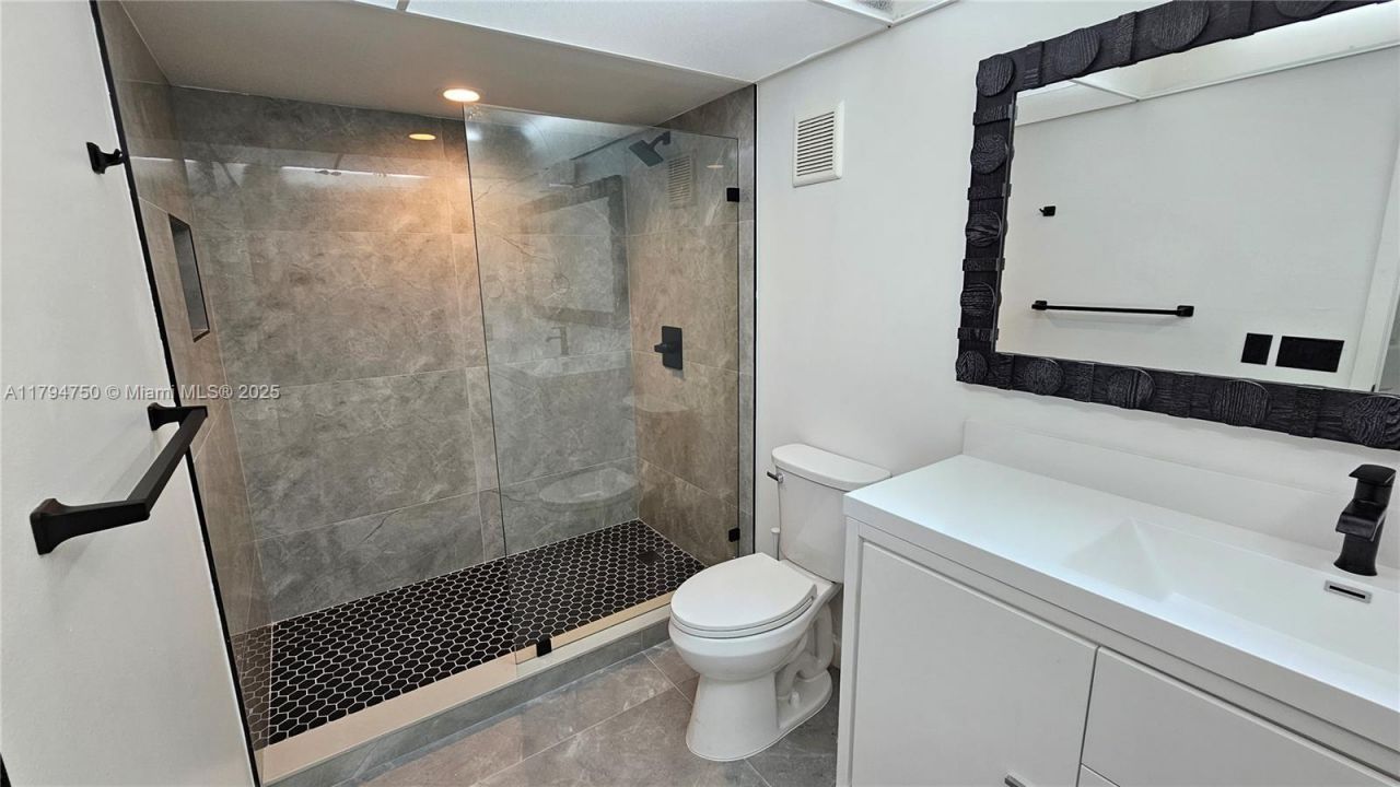 16300 Golf Club Rd, Unit 315, Weston, FL 33326 Photo