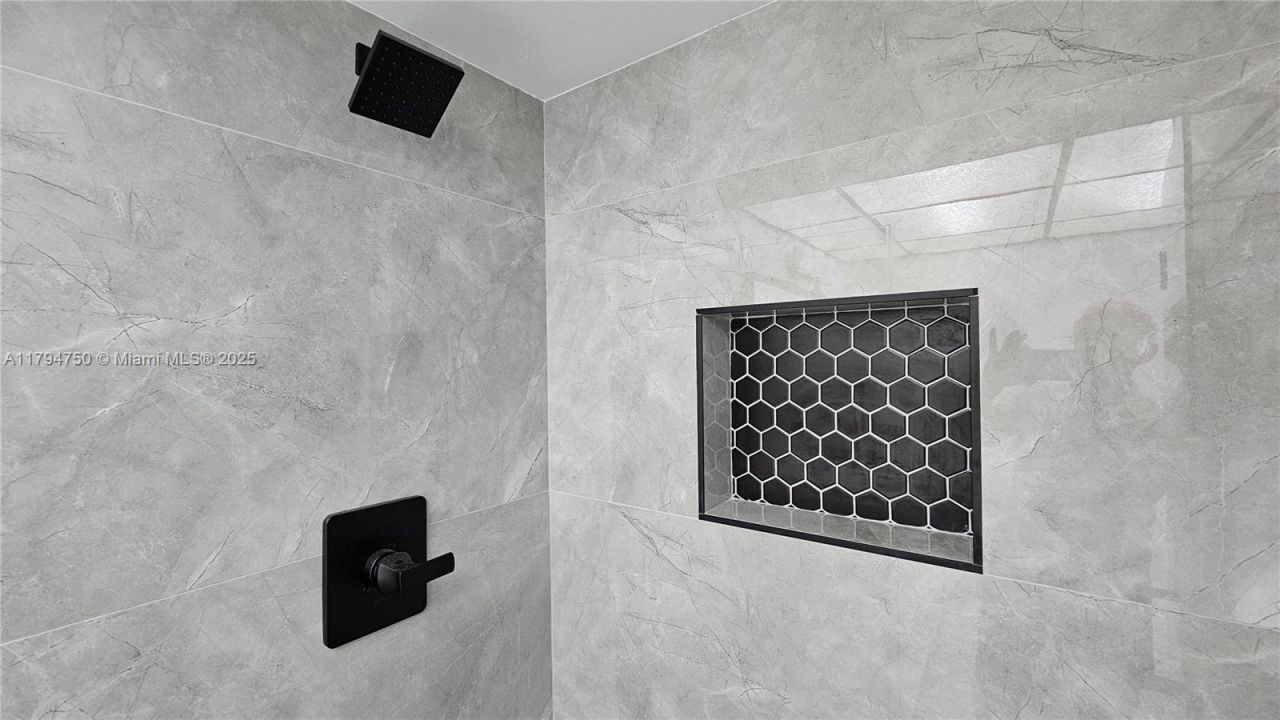 16300 Golf Club Rd, Unit 315, Weston, FL 33326 Photo