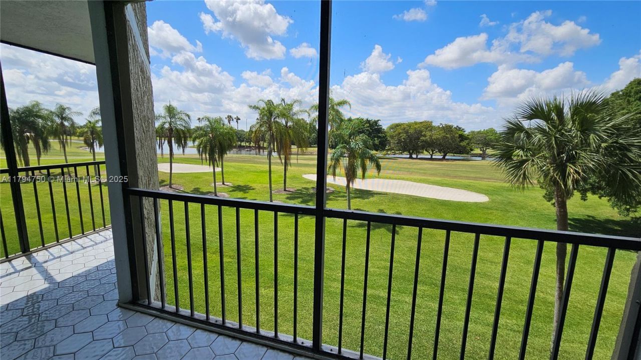 16300 Golf Club Rd, Unit 315, Weston, FL 33326 Photo