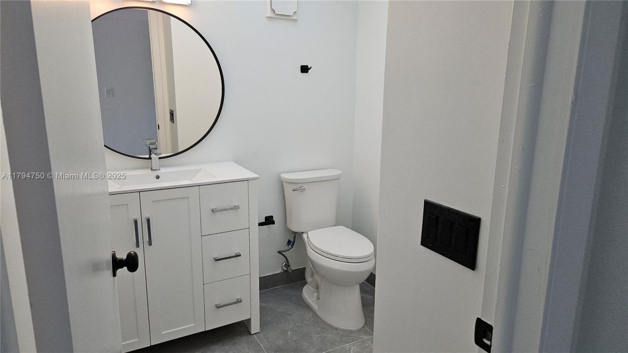 16300 Golf Club Rd, Unit 315, Weston, FL 33326 Photo