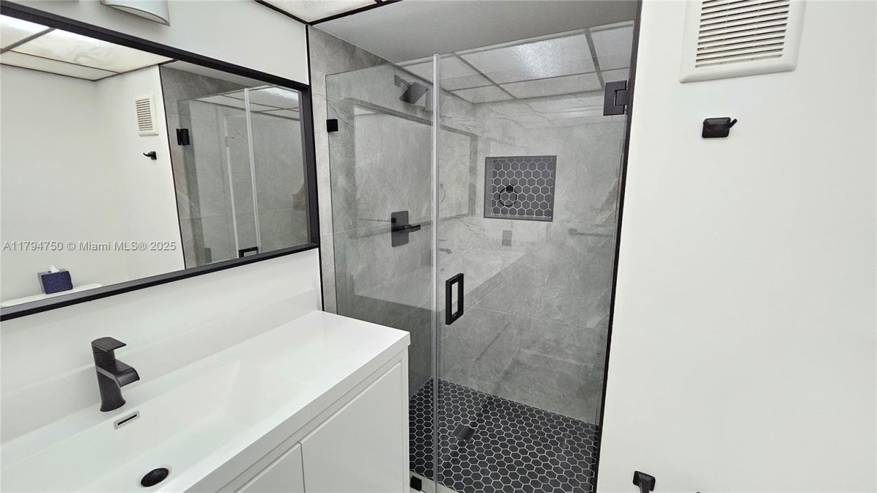 16300 Golf Club Rd, Unit 315, Weston, FL 33326 Photo