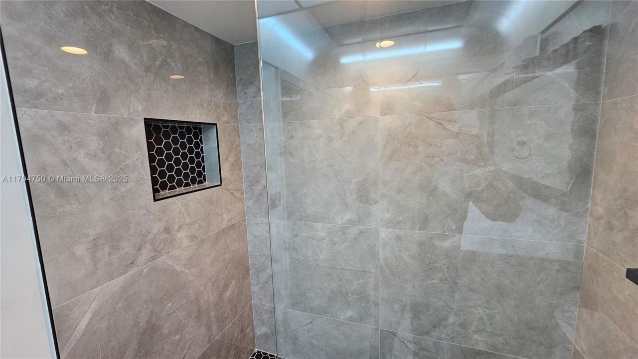 16300 Golf Club Rd, Unit 315, Weston, FL 33326 Photo