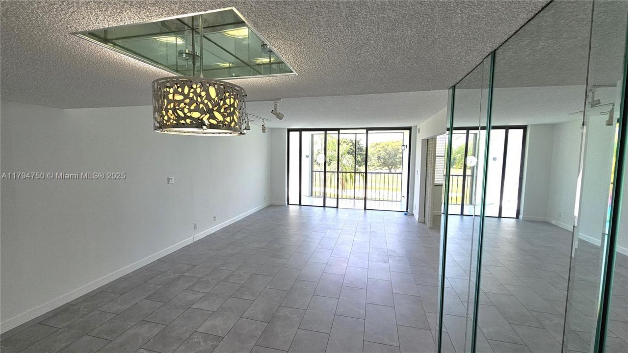 16300 Golf Club Rd, Unit 315, Weston, FL 33326 Photo